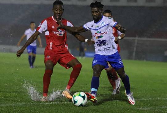 Victoria fue mejor, pero el portero Panchi Reyes le atajó varios remates. FOTO: Esaú Ocampo