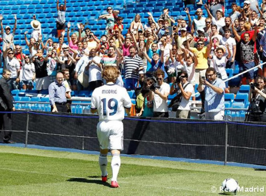 Luka Modric, presentado en el Bernabéu por Real Madrid