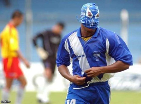 ¡Black Panther, Spider-Man y Batman! Ellos han festejado un gol con una máscara