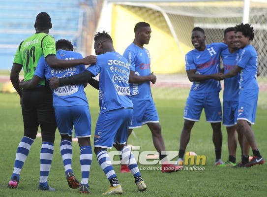 Bromas y alegría: Así fue el entreno de la Selección de Honduras antes de viajar a Barcelona