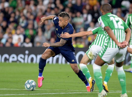 Festejo a lo Messi y exBarcelona goleó al Real Madrid en el batacazo del Betis en el Villamarín&nbsp;&nbsp;