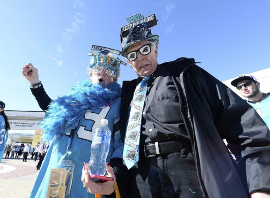 Gran ambiente en el Levi's Stadium previo al Super Bowl 50