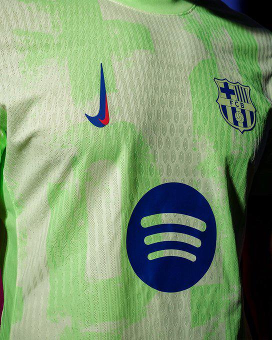 ¿Qué pasó con el logo de Nike? La innovadora tercera camisa del Barcelona para la temporada 2024-25: “conexión con...”