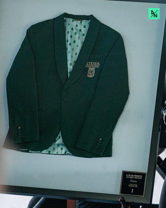 Reinaldo Rueda es sorprendido con tremendo homenaje junto a otras leyendas del Atlético Nacional de Colombia