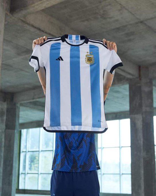 Así es la nueva camisa de Argentina para el Mundial de Qatar 2022: Símbolos patrios y el secreto para evitar el calor