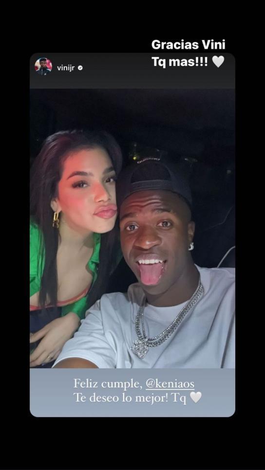 ¿Más que amigos? Vinicius publica foto y es vinculado con la sensual cantante mexicana Kenia Os