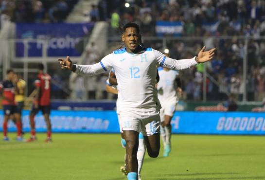 Romell Quioto ingresó de cambio y anotó de penal el tercer gol de Honduras ante Cuba (4-0).