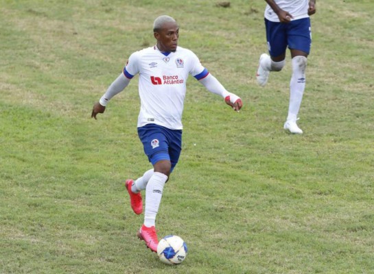 Equilibrio y fuerte en delantera: La posible alineación con la que Pedro Troglio y Olimpia buscarán herir al América