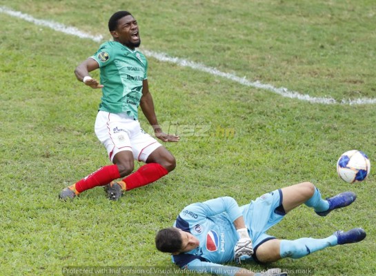 ¡No se vio en TV! Respeto total de excompañeros a Emilio Izaguirre, Diego en el muro y Garrido da el susto