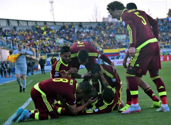 Venezuela vence 1 a 0 a Colombia en su debut en la Copa América