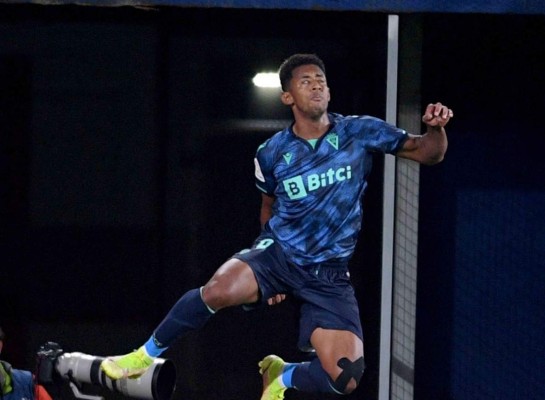 Triplete, euforia total y nuevo festejo: Así fue la brillante actuación del Choco Lozano en el Villarreal-Cádiz