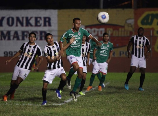 Homenaje y aplausos a Mariano Acevedo en amistoso para recaudar fondos por su enfermedad