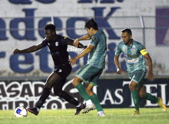 Desgarradoras imágenes de los futbolistas del Real de Minas luego del descenso en El Progreso