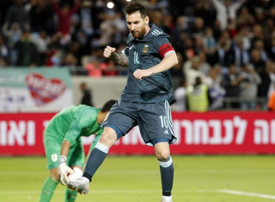 Cavani invita a pelear a Messi en el Argentina-Uruguay: ''Cuando quieras''