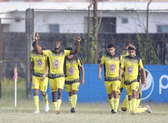 Chicas bellas, lágrimas y ambientazo: Así se vivió en Copán el Deportes Savio-Génesis por la Liga de Ascenso
