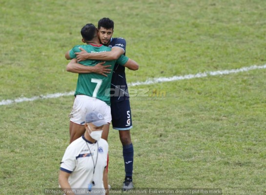 ¡No se vio en TV! Respeto total de excompañeros a Emilio Izaguirre, Diego en el muro y Garrido da el susto