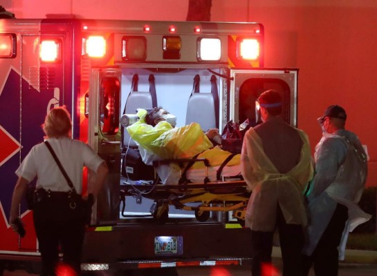 Termina la pesadilla: Pasajeros de cruceros con coronavirus desembarcan en Fort Lauderdale