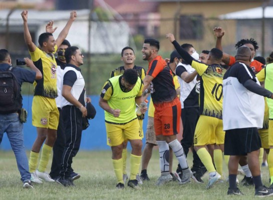 Chicas bellas, lágrimas y ambientazo: Así se vivió en Copán el Deportes Savio-Génesis por la Liga de Ascenso
