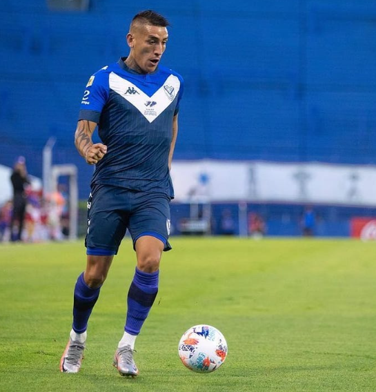 Intentó escapar de la Policía y dio positivo por cocaína: lo que encontraron en el interior de su Mercedes-Benz