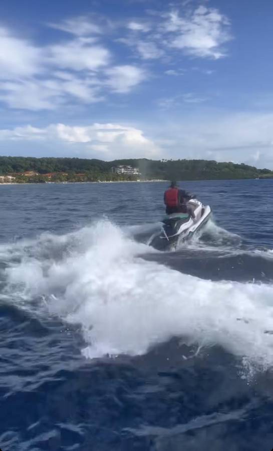 Tomó nueva decisión en redes: Así presume Romell Quioto sus vacaciones tras ser separado de la Selección