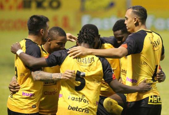 El Real España sufrió su peor partido al mando de Héctor Vargas. Cayó 3-0 en Tegucigalpa por la final de ida.