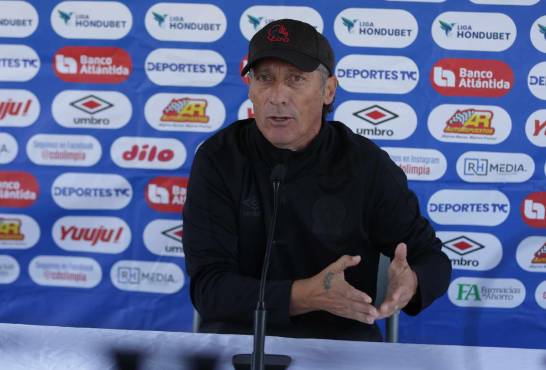 Pedro Troglio fue contundente a la hora de referirse al nuevo técnico de Olimpia. FOTO: Emilio Flores.