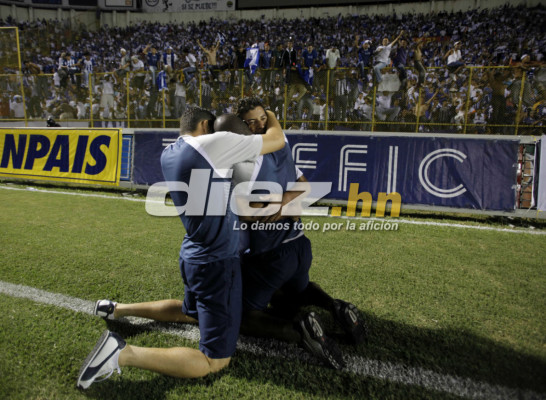 Imágenes de la celebración a Sudáfrica en El Salvador.