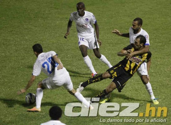 Olimpia pega primero al Real España y en el estadio Morazán