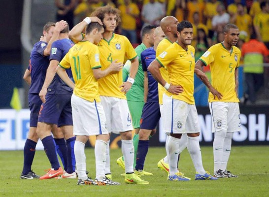 Triste adiós a Brasil. Holanda golea 3-0 y es tercer lugar del mundial .