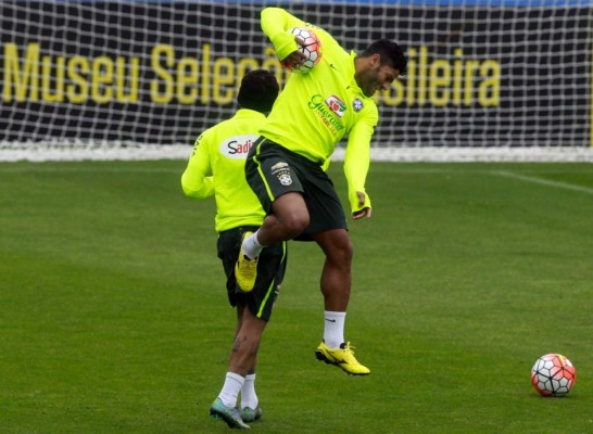 Hulk: 'Los jugadores chilenos pegan bastante'