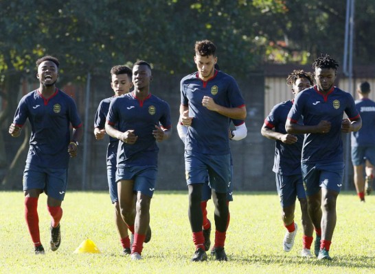 MERCADO: Real España busca central, Olimpia y Henry Figueroa son noticia