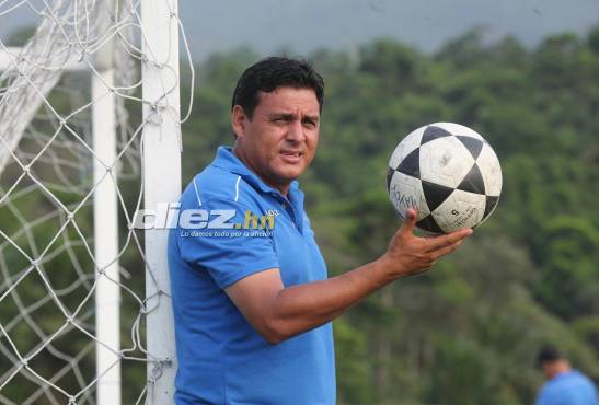 César Obando capturado por el lente de DIEZ en una de sus entrevistas. Foto: Archivo