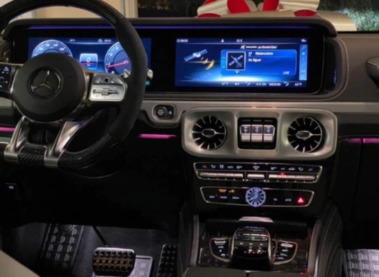 Floyd Mayweather le regala a su hija de navidad un Mercedes-Benz de 180 mil dólares