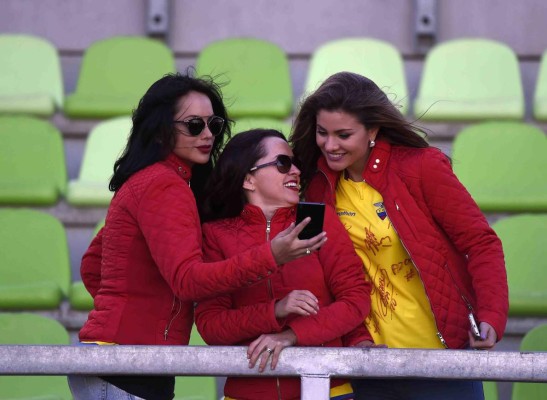 Las chicas que adornan la Copa América en Chile