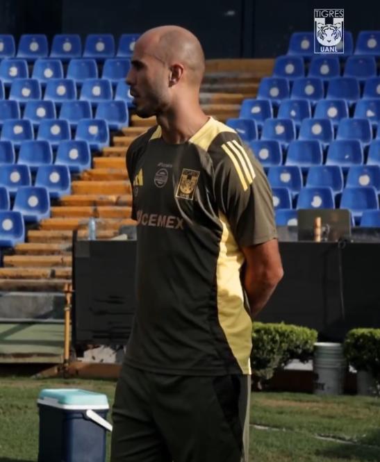 Sorpresa en Tigres: se retiró del fútbol con 35 años y de inmediato fue anunciado como nuevo técnico del equipo