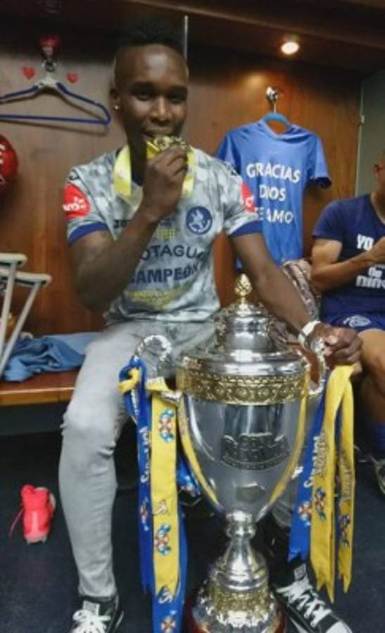 ¡A LO GRANDE! Así festejó Motagua en la intimidad su copa 15