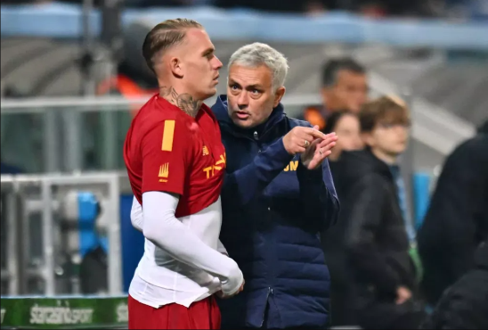 El defensor Karsdorp juega un rol secundario en la defensa de la Roma. Suma 11 partidos en lo que va de la temporada.