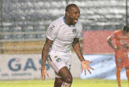Previo a su regreso al Comunicaciones hace un año, Anangonó jugó dos torneos en la Liga de Quito, un equipo emblema de Ecuador.