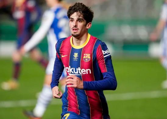 Fue compañero de Messi y revela: “Convivir con él fue raro, me saludaba con un beso, pero después me acostumbré”