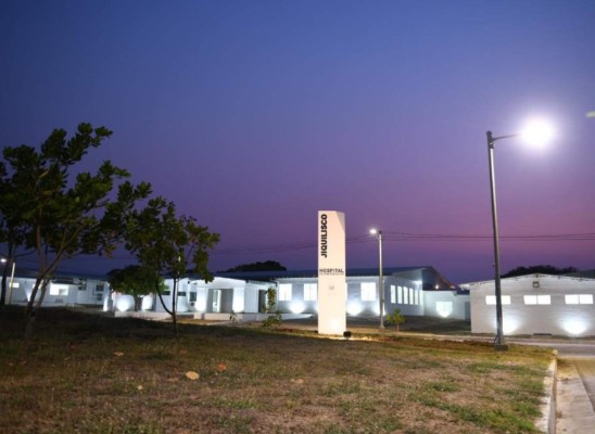 Pequeños, pero bien equipados: Dos nuevos hospitales para pacientes con coronavirus en El Salvador