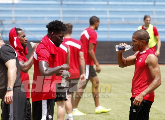 Jugadores de Canadá sintieron el rigor del clima de San Pedro Sula