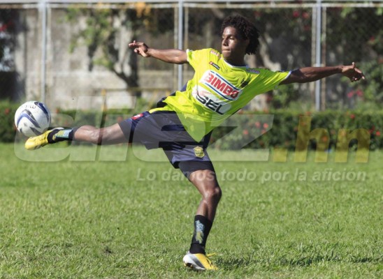 EN FOTOS: Así entrena el hijo de Carlos Pavón en Olimpia