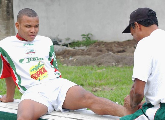 FOTOS: Emil Martínez, el hombre al que la rodilla le rompió su sueño