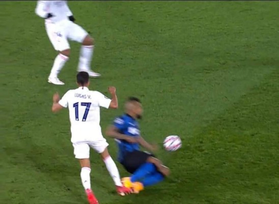 La euforia de Rodrygo, la dura entrada de Vidal y su gesto tras la derrota ante Real Madrid &nbsp;&nbsp;