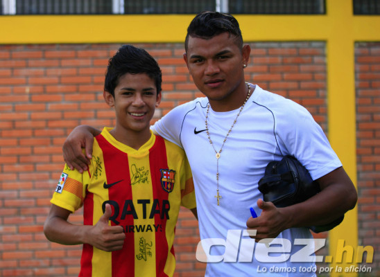 Aldea SOS visita al Real España.