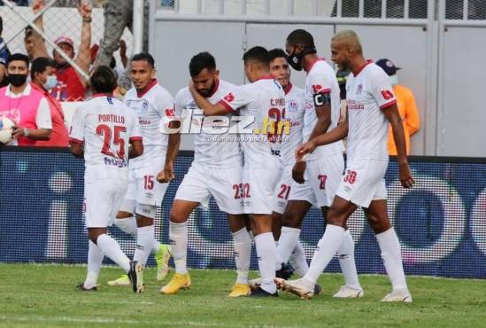 Huele a tetracampeón: Olimpia borra al Real España con la magia de Jorge Álvarez y acaricia la copa 34