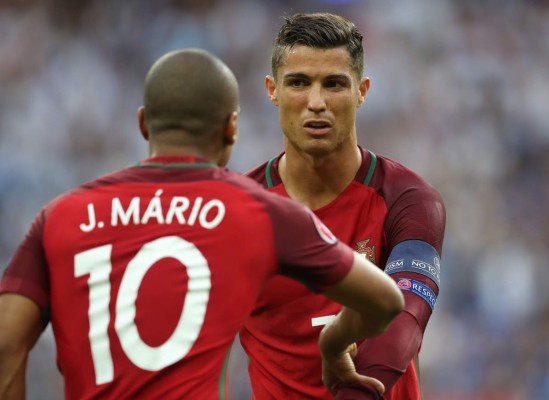 Fotos: El drama de Cristiano Ronaldo por su dura lesión ante Francia