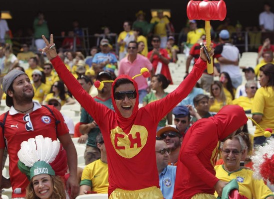 Ambiente en Fortaleza previo al Holanda-México