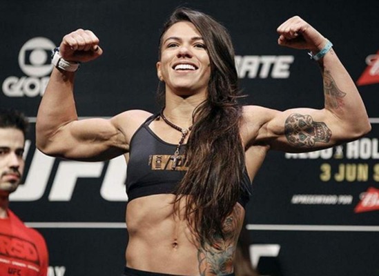 ¡Romance! Claudia Gadelha, peleadora de la UFC, está saliendo con una popular 'ring girl'