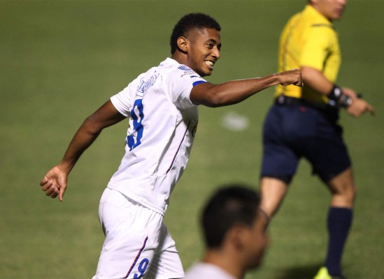 'Choco' Lozano billó más que Rubilio Castillo en el primer duelo de la final